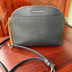 DESIGNER MICHAEL KORS BLACK CROSS BODY BAG